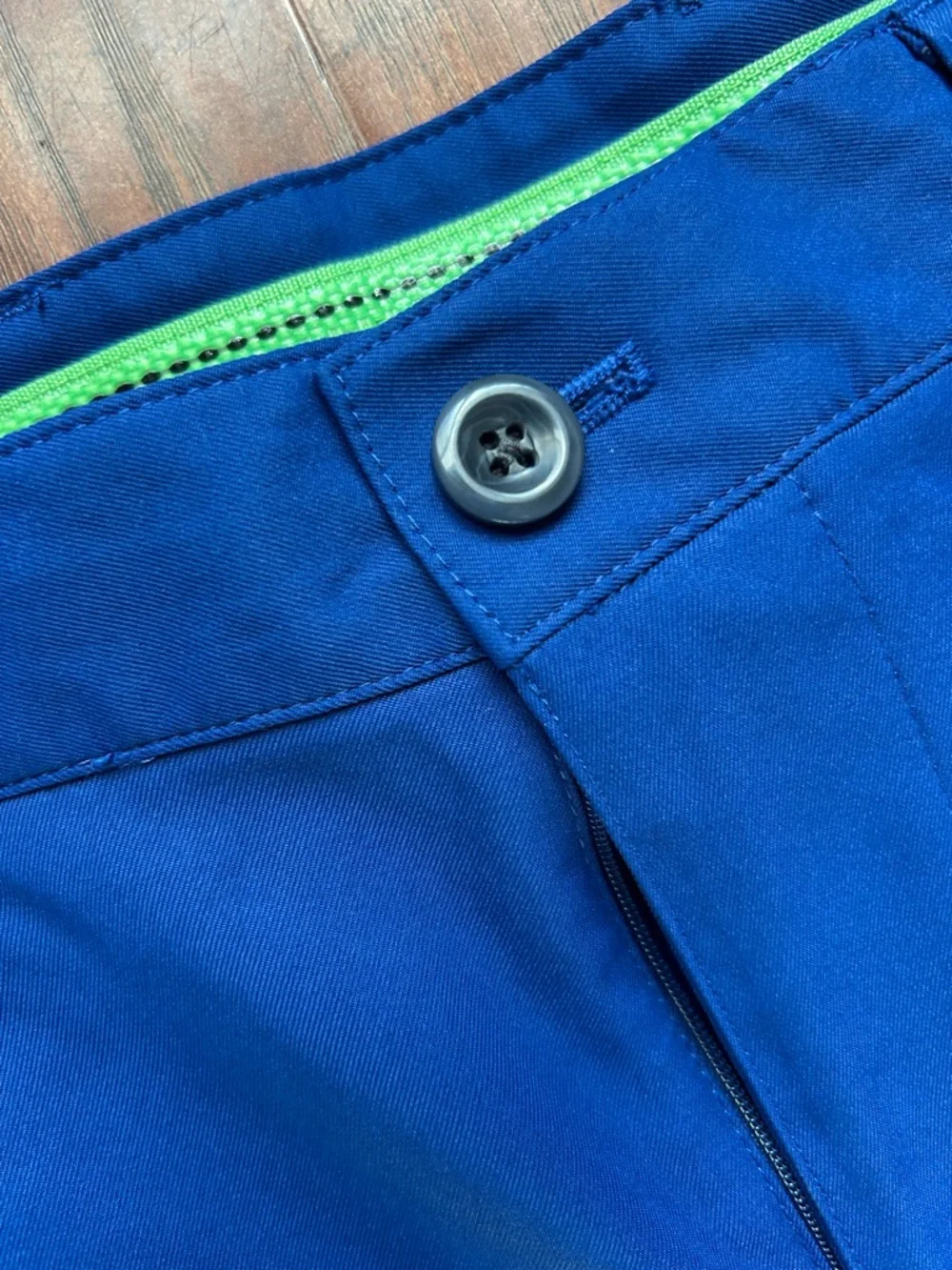 IZOD Golf Straight Fit Shorts Blue Waist 32 Sporty Outdoors Activewear - Picture 4 of 9